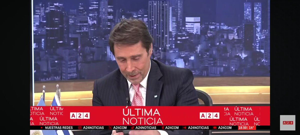 Feinmamn 💣🔥💣🔥💣 ENFURECIDO con el director de camaras de A24 SI ME VOLVES A MOSTRAR EL BALCÓN ME LEVANTO Y ME VOY Por qué está tan nervioso ?