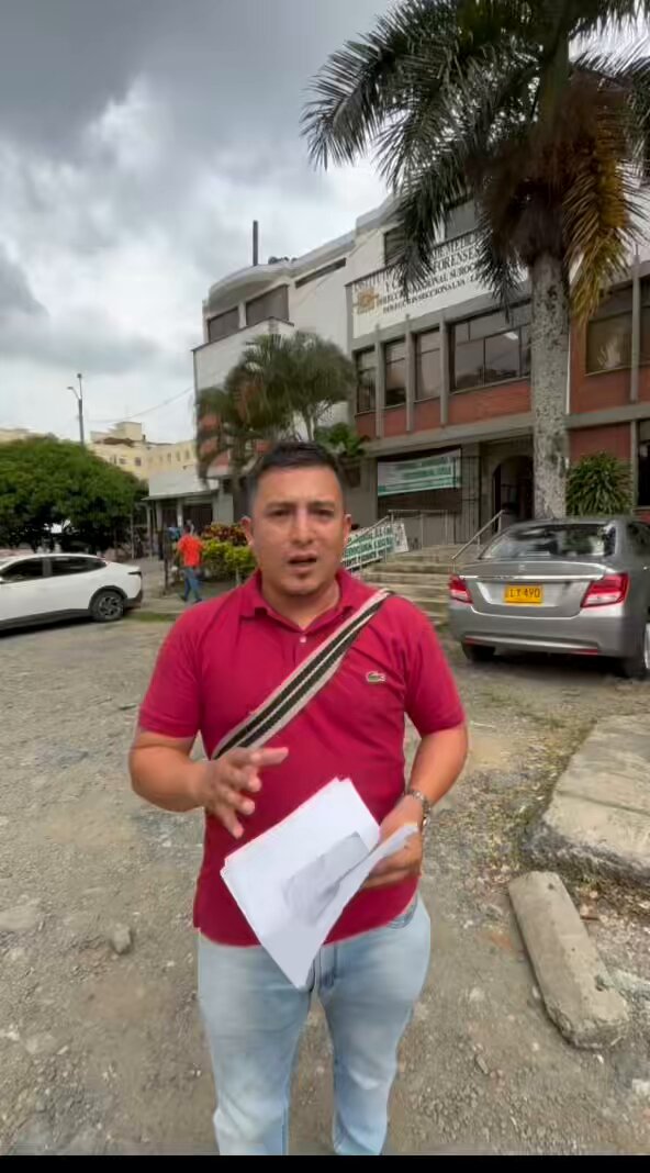 Hoy se avanzó en Medicina Legal (Col) el proceso en contra del concejal Andrés Escobar y sus escoltas. Este proceso que lleva más de un mes y no había avanzado de manera oportuna, al contrario habría tenido varios obstáculos al punto de quedar preso por ejercer mis derechos. Esperamos que Fiscalía Colombia avance y no quede en la impunidad tal acto de agresión ocurrido en el concejo territorial promovido por el concejo de cali . La justicia debe operar para la gente humilde de sectores populares y nunca más para los de corbata