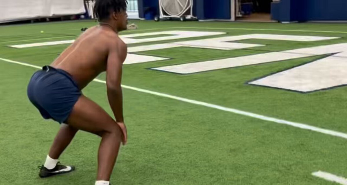 Lavar Arrington Jr. is one of the most FREAKISHLY gifted LB’s college football has ever seen. Arrington Jr, the son of Lavar Arrington (former NFL and Penn State LB) is next in line to carry on the “stix” (wearing number 11) tradition for the Nittany Lions. Since his father started the tradition, only FOUR other Penn State LB’s have received the honor of wearing the stix (NaVorro Bowman, Brandon Bell, Micah Parsons, and Abdul Carter). James Franklin (Penn State HC) reportedly believes Arrington’s trajectory to be “through the roof” early on. Before his departure, even Tom Allen (Former Penn State DC) was astonished by Arrington and noted his “very high” ceiling. The Nittany Lions freshman LB is NEXT UP 😳