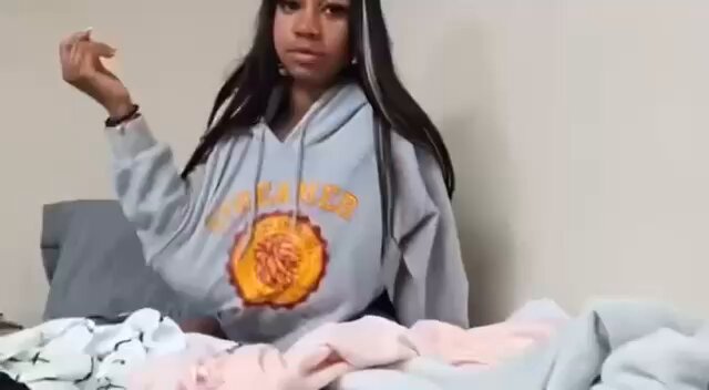 Cookingwitkya almost had a nip slip 😳