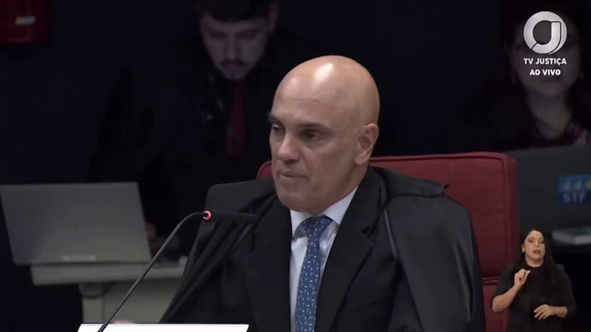“MILÍCIAS DIGITAIS ESTRANGEIRAS” Moraes usou a expressão em 25 de março. Hoje, a Folha de São Paulo revelou que o STF cogita usar o Inquérito das Milícias Digitais como arma contra os EUA, em retaliação contra as sanções que o ministro poderia sofrer. Musk seria o principal alvo