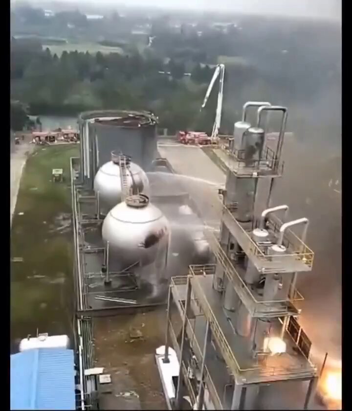 Onlarla savaşınki; Allah sizin elinizle onlara azap etsin, onları rezil rüsvay etsin, onlara karşı size yardim etsin ve mümin topluluğun gönlüne şifa versin yüreklerine su serpsin (Tevbe 14) #TELAVİV #tahran #Iran #Israel