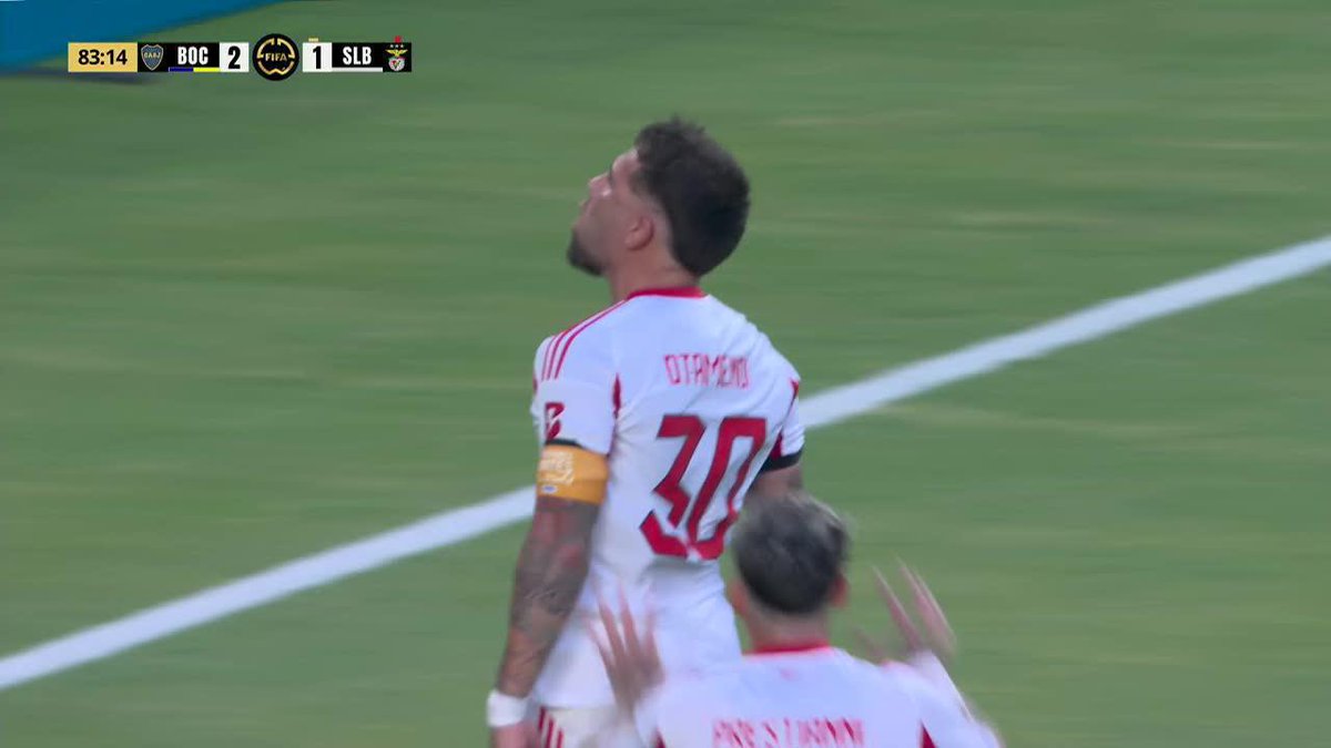 Mirá como grita el gol de Otamendi Vignolo, parece que estaba deprimido el tipo Ni disimulado el bostero este, da asco