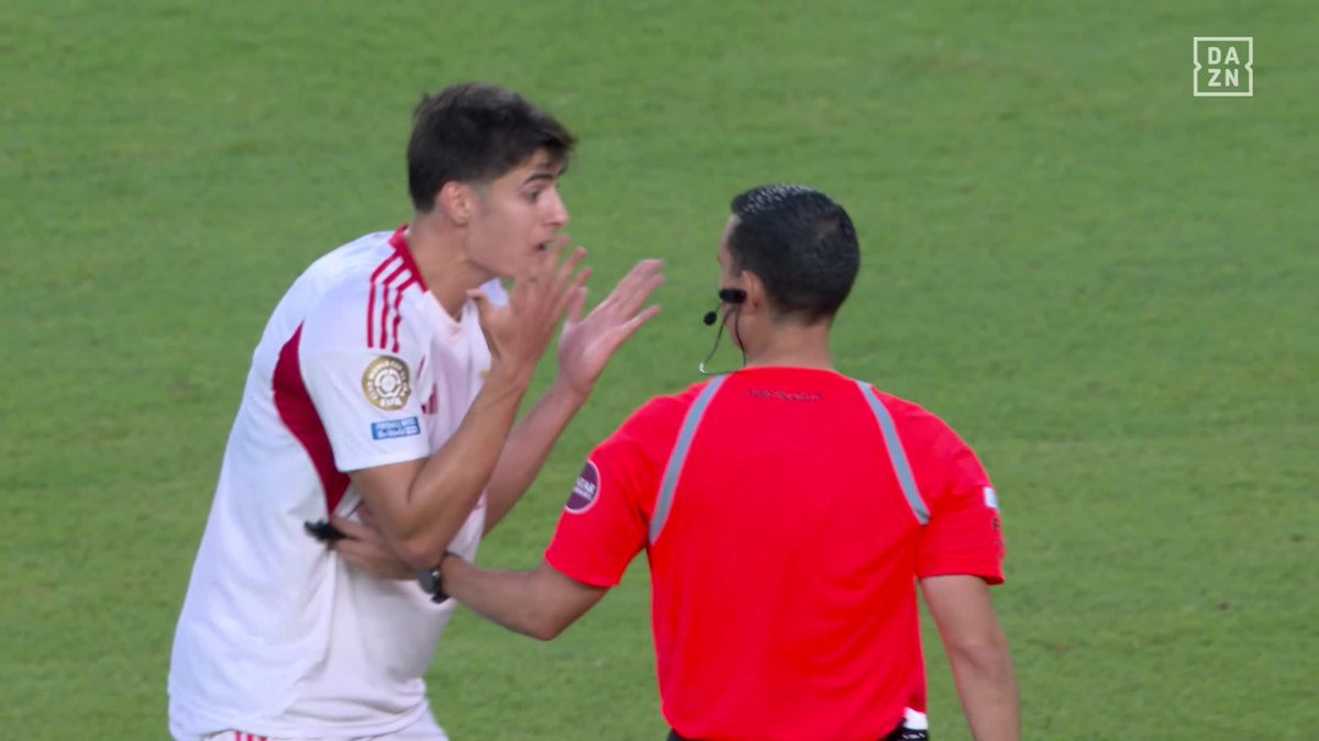 António Silva também nem acreditou que o árbitro só deu 5 minutos de descontos.