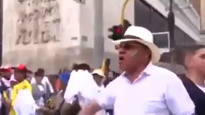 Menos mal el uribismo lo que ofrece es "tintico"🤨