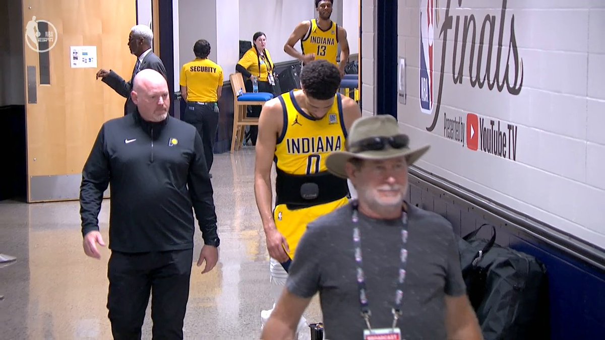 Tyrese Haliburton injured his right leg and went back to the locker room after this play. He came back and returned to the game in the 2nd quarter.
