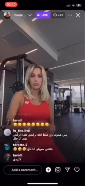 إذا شفتوا ل #مودل_روز مقطع و هي تنبح مثل الكلىه و لا انتشر لها مقطع مع شخص يستخدمها كمرحاض متنقل في دبي لا يروح بالكم أنه مشهد مو تمام #DubaiPortaPotty هي رايحة دبي تلعب truth or dare 🤡