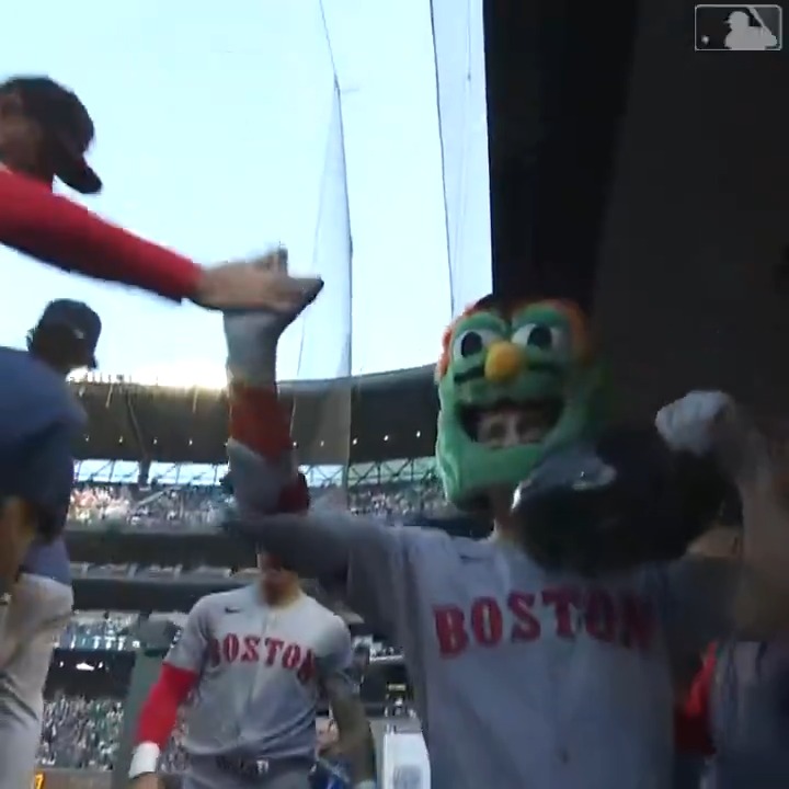 Someone go get that ball! Roman Anthony's first Big League dinger!