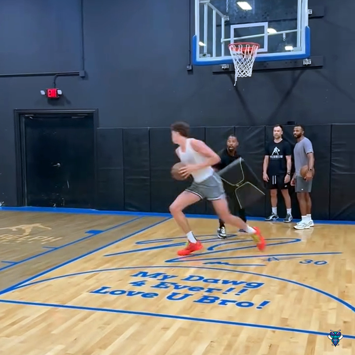 Charles Lee working with Tidjane Salaun! Also present: Jeff Peterson. 👀 (📹 invisiblework_mvmnt/IG)