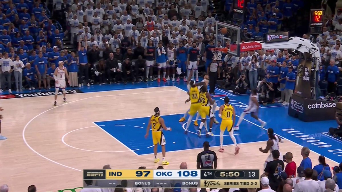 THE THUNDER GO ON A QUICK 7-0 RUN TO MAKE IT A 1️⃣3️⃣-POINT LEAD ⚡ 📺 ABC