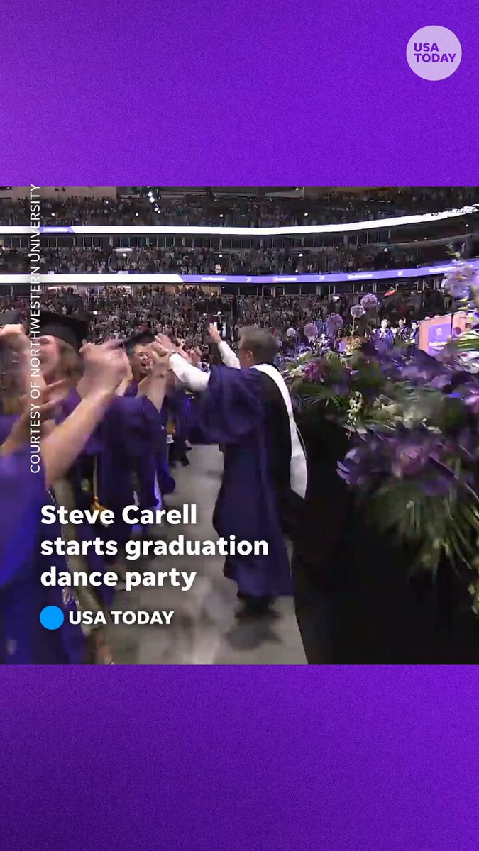 Actor Steve Carell was the commencement speaker at Northwestern University’s graduation, where he started an impromptu mid-commencement dance break.