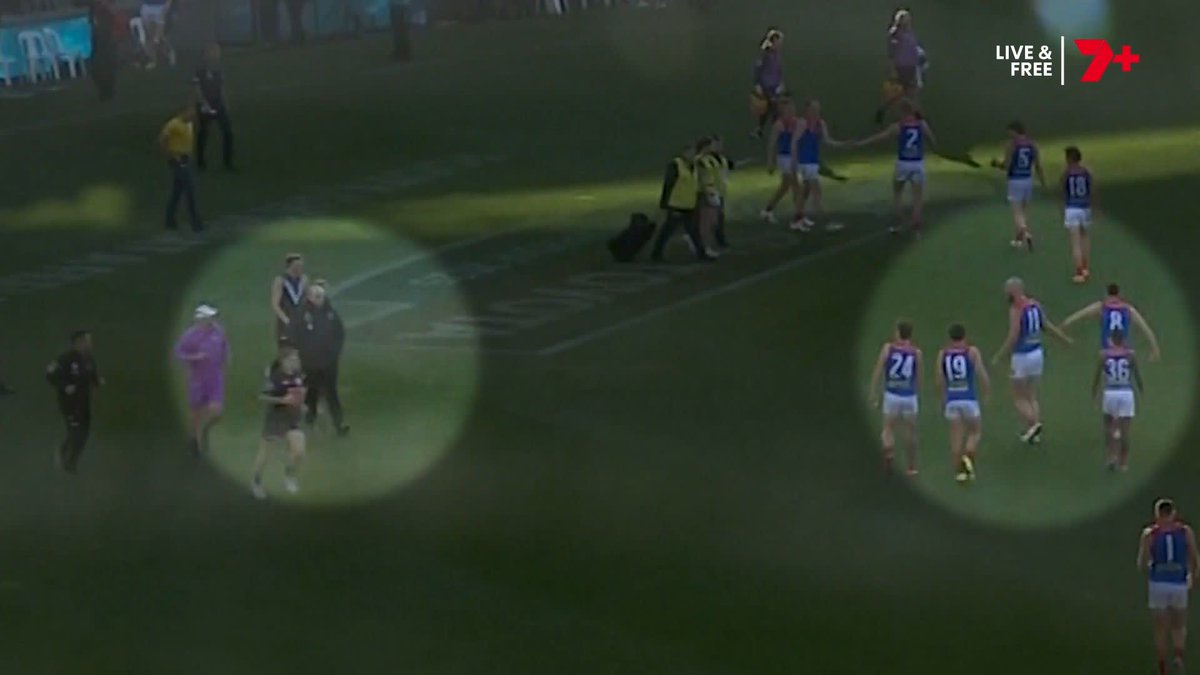 "Gawn has words with those in the direction of the Port Adelaide coaching staff." Port Adelaide and Melbourne have downplayed this interaction between Max Gawn and Power staff 👇