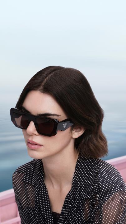 Kendall Jenner in the infinite landscape of an endless sea. Explore Prada “Days of Summer” at: Creative Directors: #MiucciaPrada and #RafSimons Photography: Oliver Hadlee Pearch Campaign Creative Direction, Film Direction: Ferdinando Verderi Cast: Kendall Jenner #PradaSummer #PradaEyewear #Prada