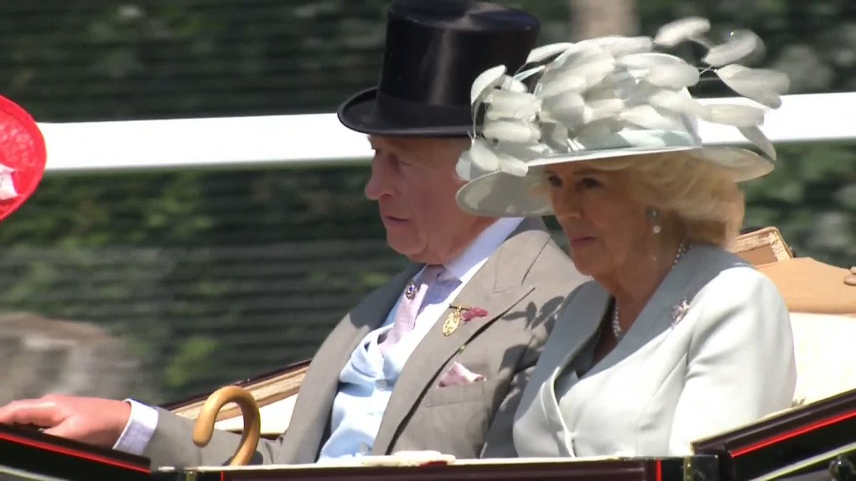 A special moment at #RoyalAscot as The King and Queen lead the 200th Royal Procession 👑 #ITVRacing