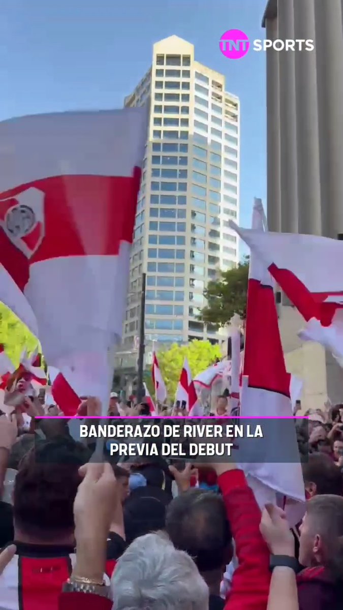 Seattle se tiño de rojo y blanco con el banderazo de River en el hotel de los jugadores ⚪🔴⚪ SARITA