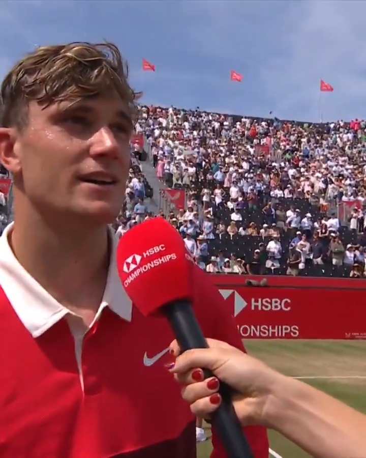 "Can't get rid of this guy!" jack draper 🤣 Lot of love and respect for his idol and friend after a debut win on the Andy Murray Arena ♥️