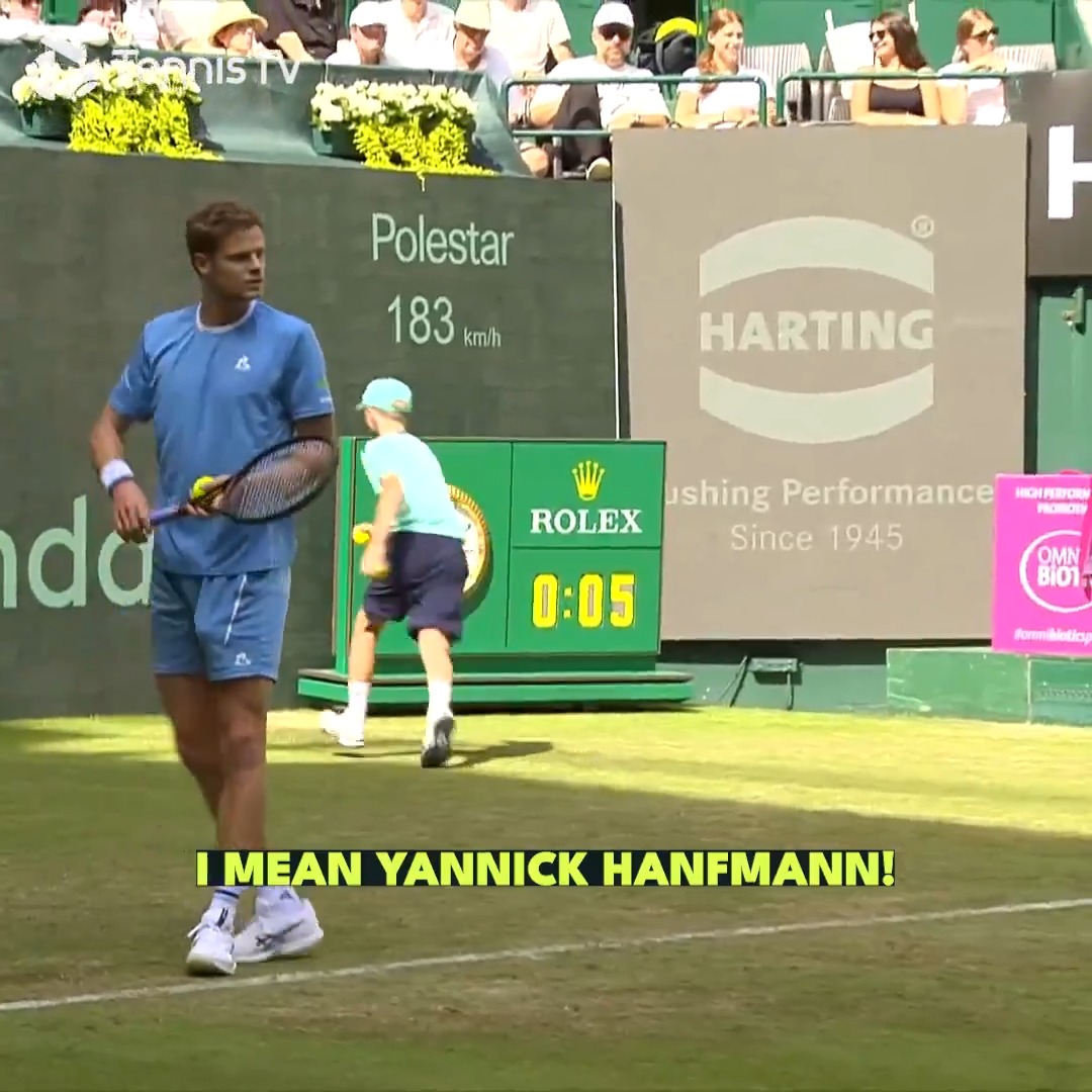 A fan during the Jannik Sinner vs Yannick Hanfmann match in Halle: “Let’s go Yannick let’s go… I mean Yannick Hanfmann” 💀