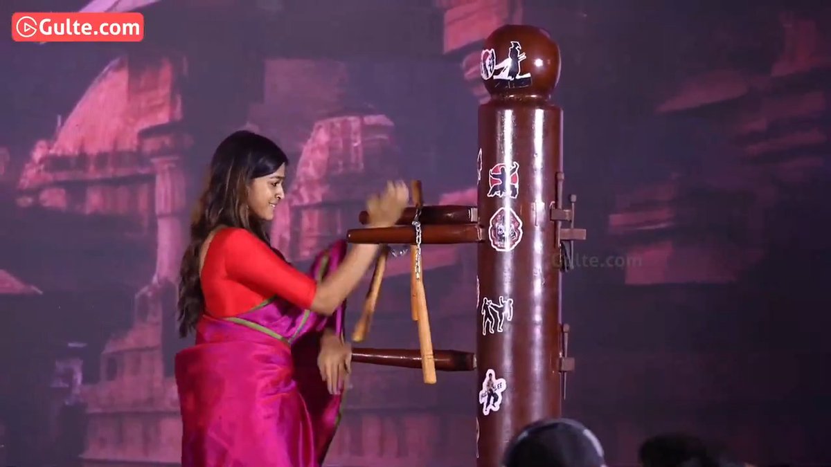 #AnanthikaSanilkumar performs dance and 'Wing Chun' martial art on stage at #8Vasantalu Pre Release Event.
