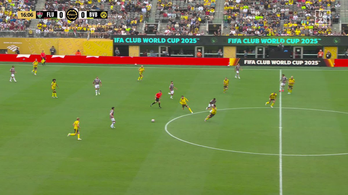Lo que está jugando Fluminense 😯💥 El Borussia Dortmund está sufriendo de lo lindo. Vente a ver este partidazo: FIFA Club World Cup | Todos los partidos gratis en | #FIFACWC #TakeItToTheWorld