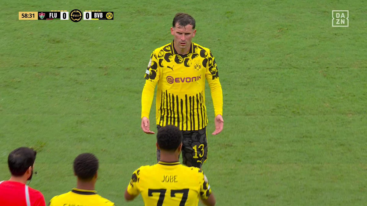 HEY JOBE El pequeño Bellingham debuta con el Borussia Dortmund en el Mundial de Clubes FIFA FIFA Club World Cup | Todos los partidos gratis en | #FIFACWC #TakeItToTheWorld