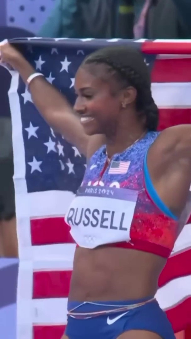 Wishing Masai Russell a GOLDEN 25th birthday. ✨