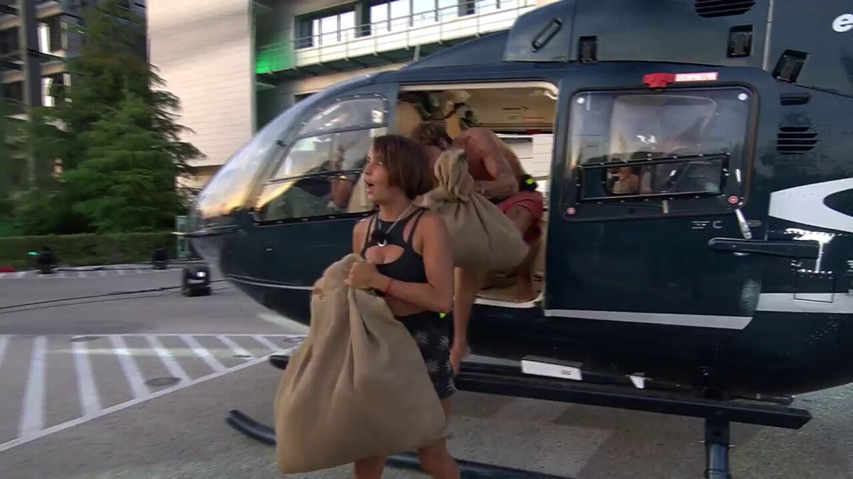 ¡Anita y Montoya ya están en Mediaset! 🙌 🏝️ #SVFinal 🔵