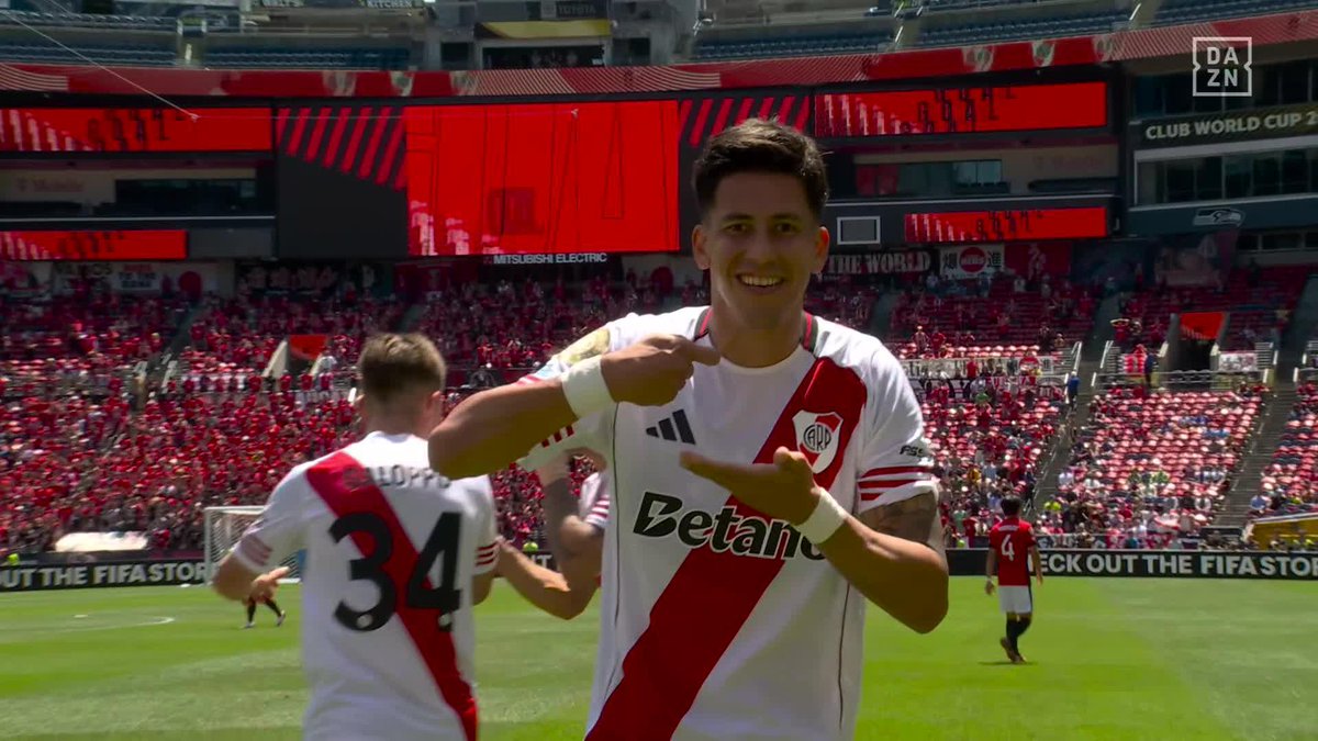 Otra asistencia del Huevo Acuña y esta vez el cabezazo fue de Maxi Meza para el tercero del Millonario ⚽⚽⚽ @FIFACWC | 14 de junio - 13 de julio | 📱 Mirá todos los partidos gratis en | #RiverMundial