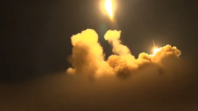 يا قووووة الله لحظة إطلاق الصواريخ الإيرانية باتجاه الأراضي المحتلة. وما رميت إذ رميت ولكن الله رمى #أمة_واحدة #مع_إيران_ضد_العدوان