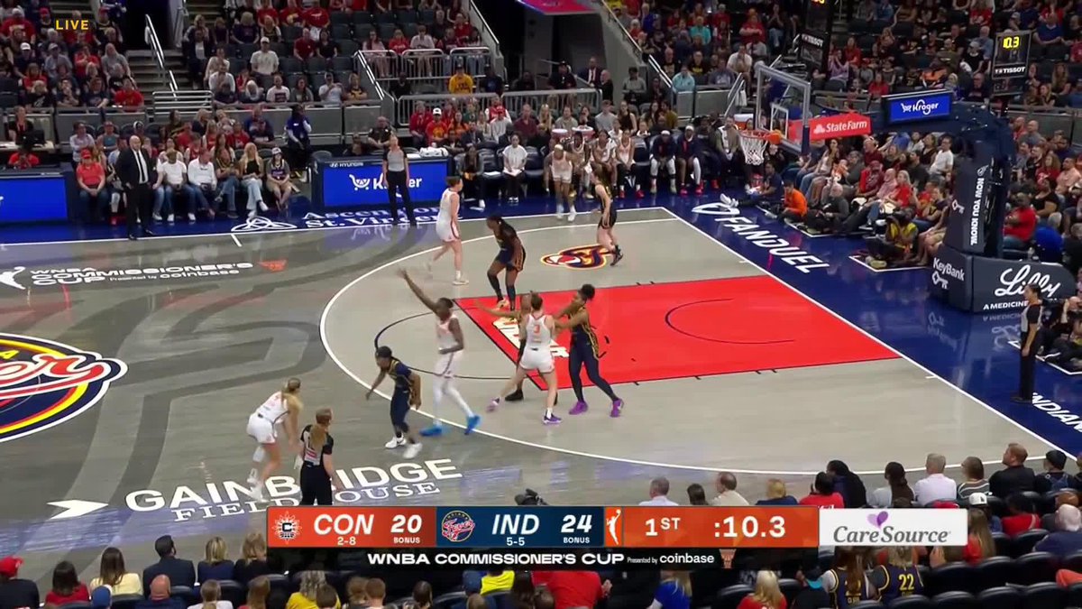 Jaelyn Brown TOUGH triple to close the 1Q for the Connecticut Sun 🔥