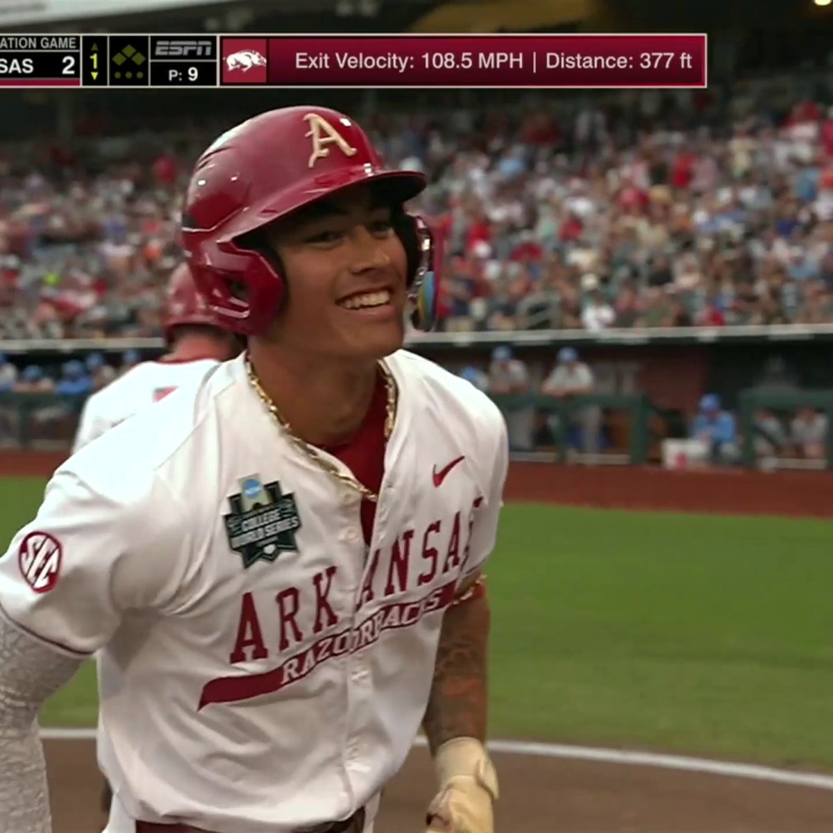 THE SEC PLAYER OF THE YEAR GOING YARD IN OMAHA 💪 Arkansas Baseball