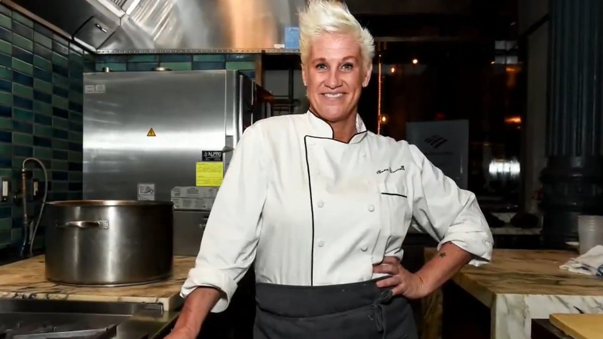 Food Network chef Anne Burrell has died at age 55 in her Brooklyn, New York, home. The TV personality was best known as the longtime host of "Worst Cooks in America." David Muir reports.