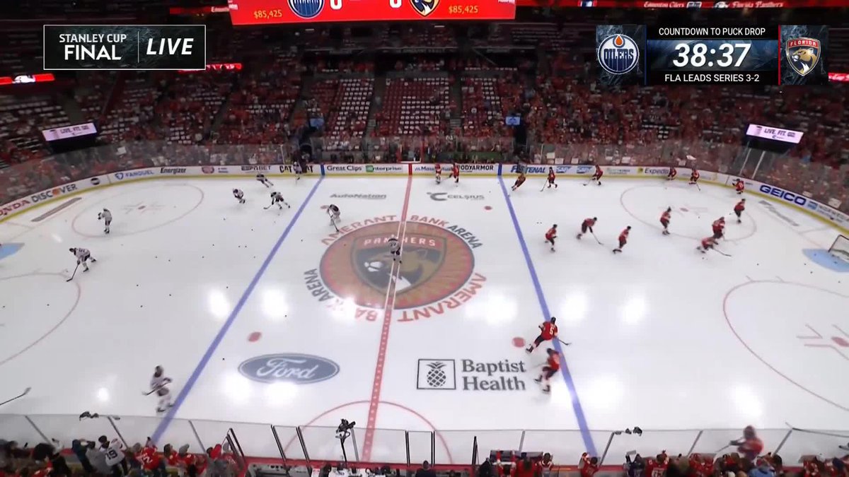 WE GOT SIR CHARLES BARKLEY BETWEEN THE BENCHES FOR WARMUPS* *-and he STILL hates Seth Jones 😭