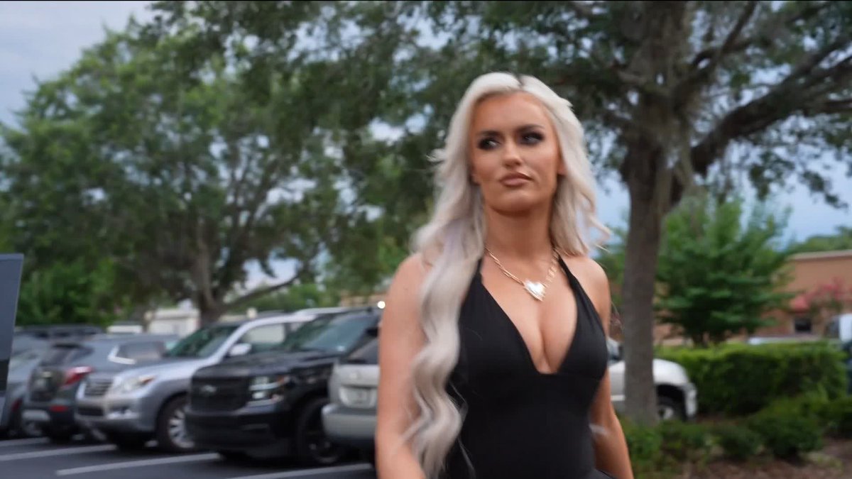 SHE'S ARRIVED. 🤩 Blake Monroe ♡ makes things official TONIGHT! #WWENXT