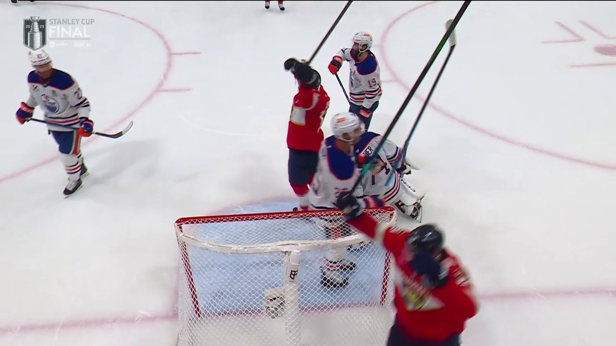 SAM REINHART DOUBLES DOWN! ✌️ #StanleyCup The Florida Panthers have a three-goal lead! 🇺🇸: NHLonTNT &amp; HBO Max Sports ➡️ 🇨🇦: Sportsnet or stream on Sportsnet+ ➡️