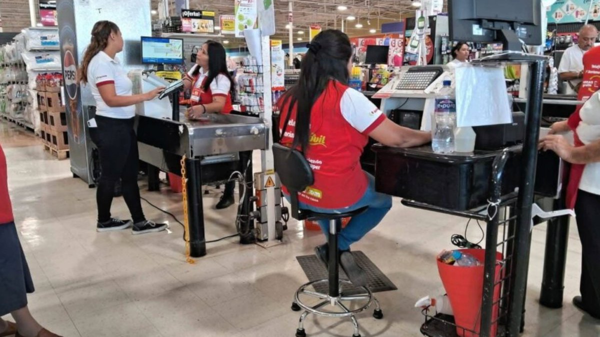 Hoy entró en vigor la llamada #LeySilla, resultado de una reforma que impulsé, que prohíbe obligar a las y los trabajadores a estar de pie durante toda su jornada laboral. Ahora es obligación de quien emplea proporcionar sillas con respaldo. Un acto de justicia.