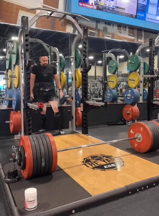 43 years old: deadlifting 700 lbs for a double All time PR Still giving the middle finger to father time and everyone who said it was impossible to keep getting stronger after age 40 Bring it