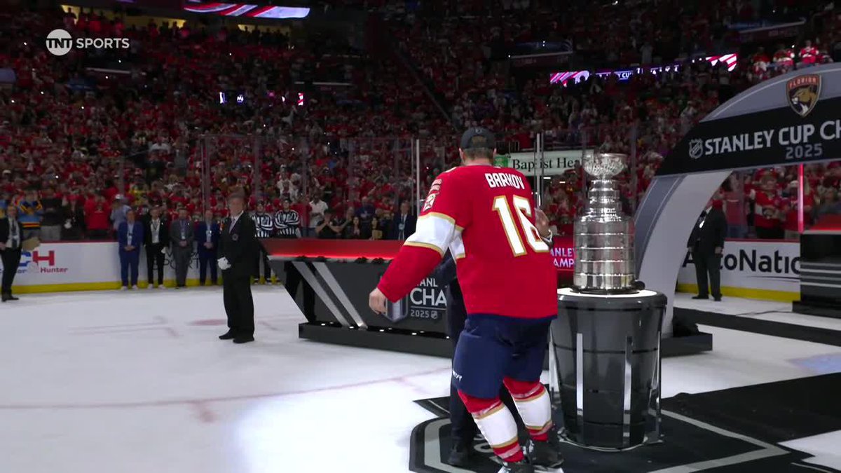 For the second year in a row Aleksander Barkov accepts the Stanley Cup 🏆