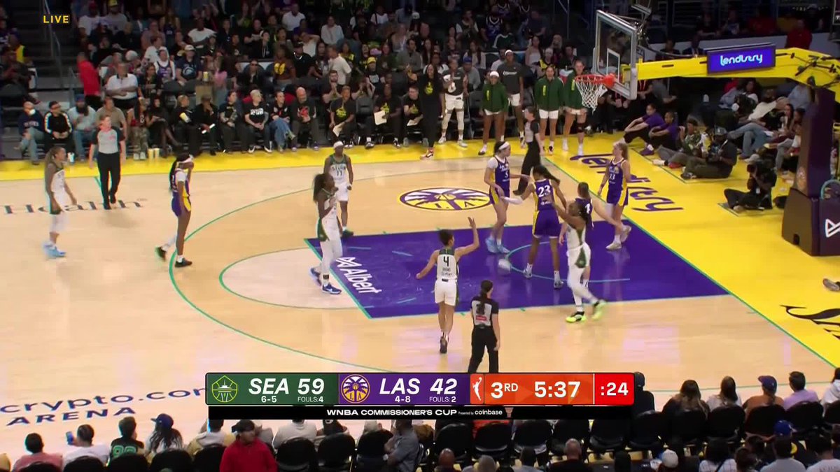 Nneka Ogwumike powers in for the and-one 💪 She's up to 24 PTS on the night and Seattle is up big in the 3Q 🔥