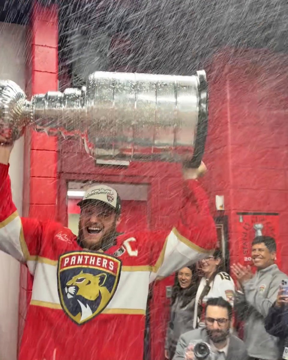 A feeling that's hard to beat 🍾 #StanleyCup