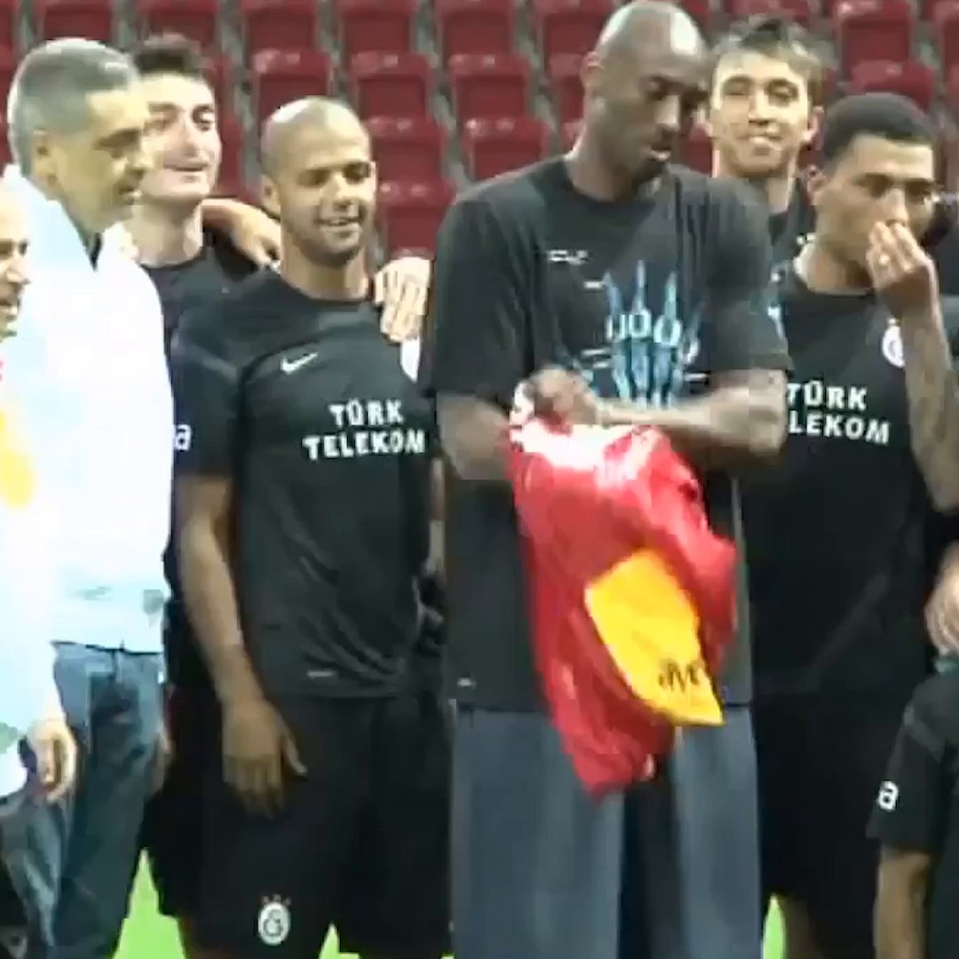 2011 Yılında Kobe Braynt Galatasaray’ı ziyaret etmişti yıllar sonra tekrar hatırlayalım 🦁