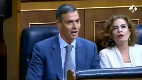 #EnDirecto | El PP grita "dimisión, dimisión" tras enumerar Pedro Sánchez varios casos de corrupción que afectan al partido de Feijóo. El Gobierno y la bancada del PSOE ha respondido poniéndose en pie para aplaudir al presidente del Gobierno