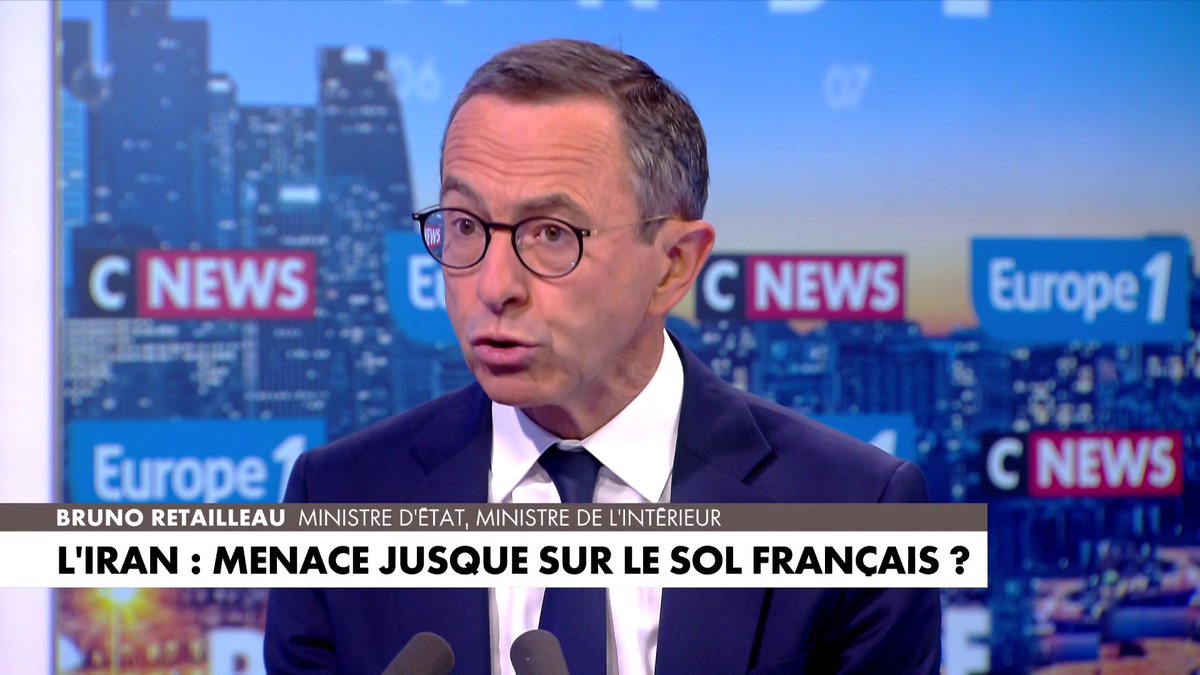 Le préfet de Tel Aviv, Bruno Retailleau, nous explique que la menace terroriste en France ce n'est désormais plus Daech (qui a durement frappé notre pays), mais l'Iran. Un tel niveau de mensonge et de manipulation au plus haut sommet de l'État est effarant