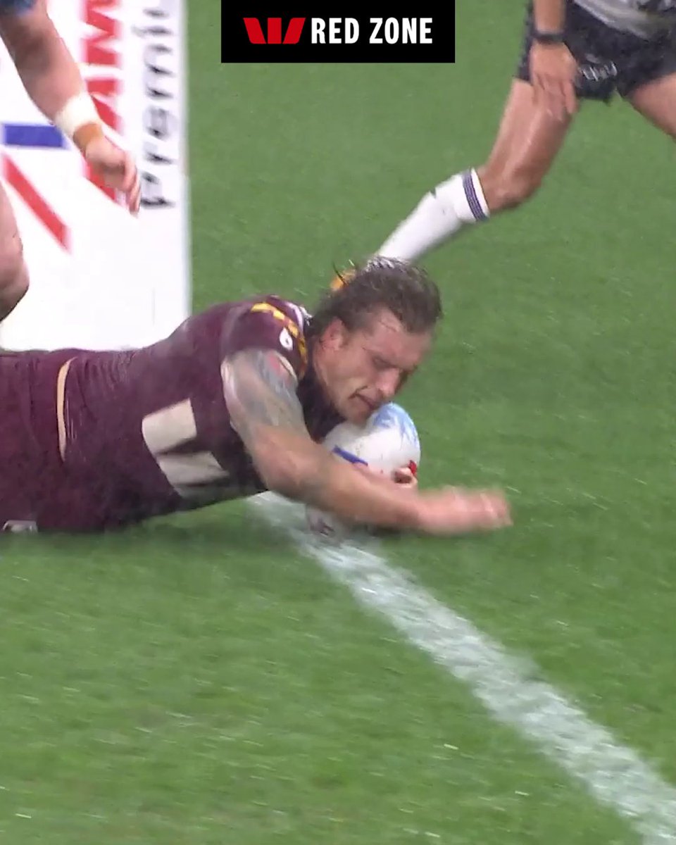 Munster brings some magic to Perth in the Westpac Red Zone! 🧙‍♂️ #Origin