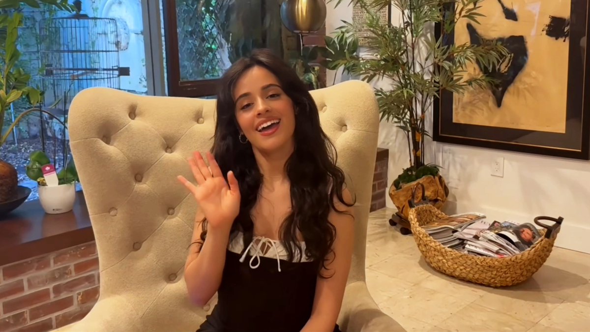 ❣️ camila a un joli message pour vous ! 🕕 N'oubliez pas, elle vous donne rendez-vous au Zénith Paris - La Villette - La Villette ce 30 juin prochain ;) 🎟️