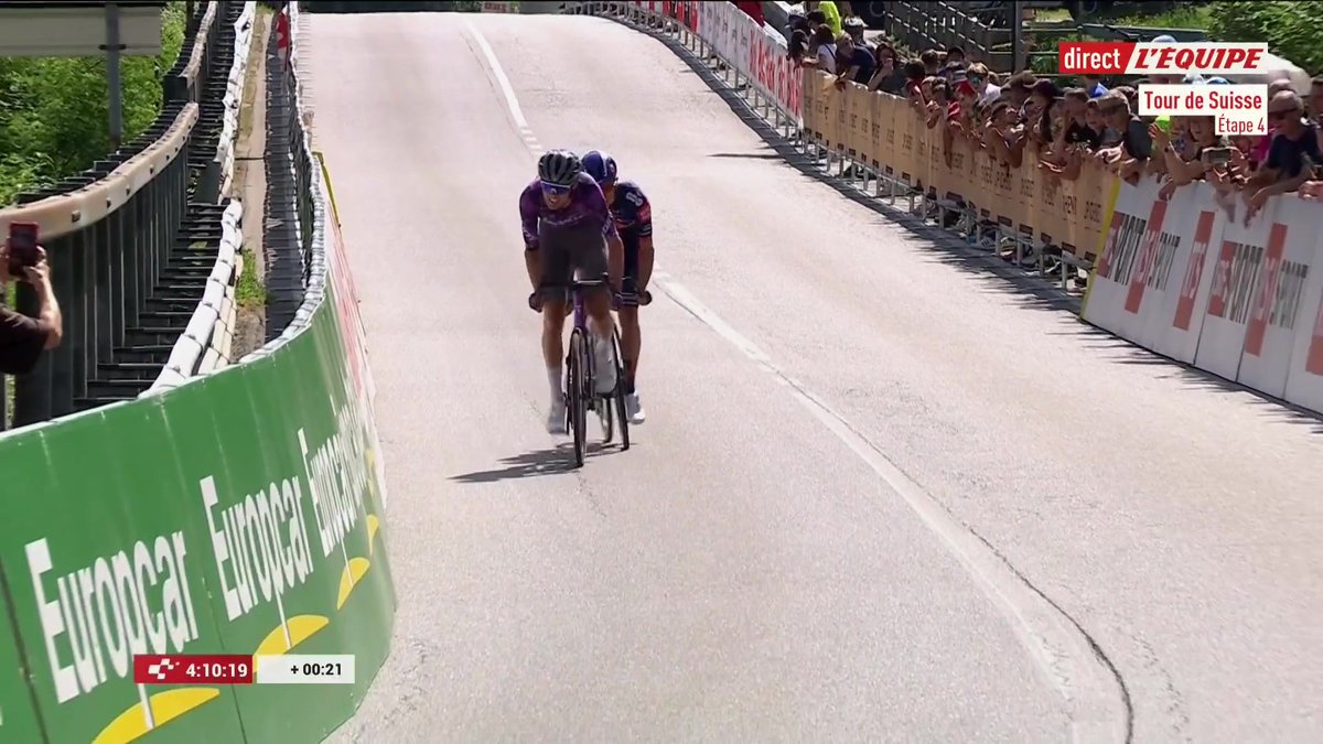 A l'attaque dans le Splügenpass, Joao Almeida réussit à s'imposer après cinquante kilomètres en solitaire sur la 4e étape du Tour de Suisse ! 5e aujourd'hui, Romain Grégoire conserve son maillot jaune. #lequipeVELO