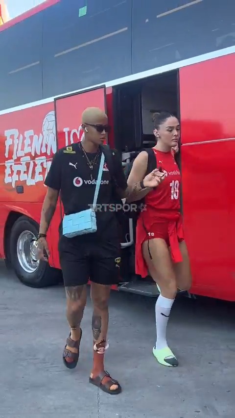 🇹🇷 Filenin Sultanları, Sinan Erdem Spor Salonu'na ulaştı