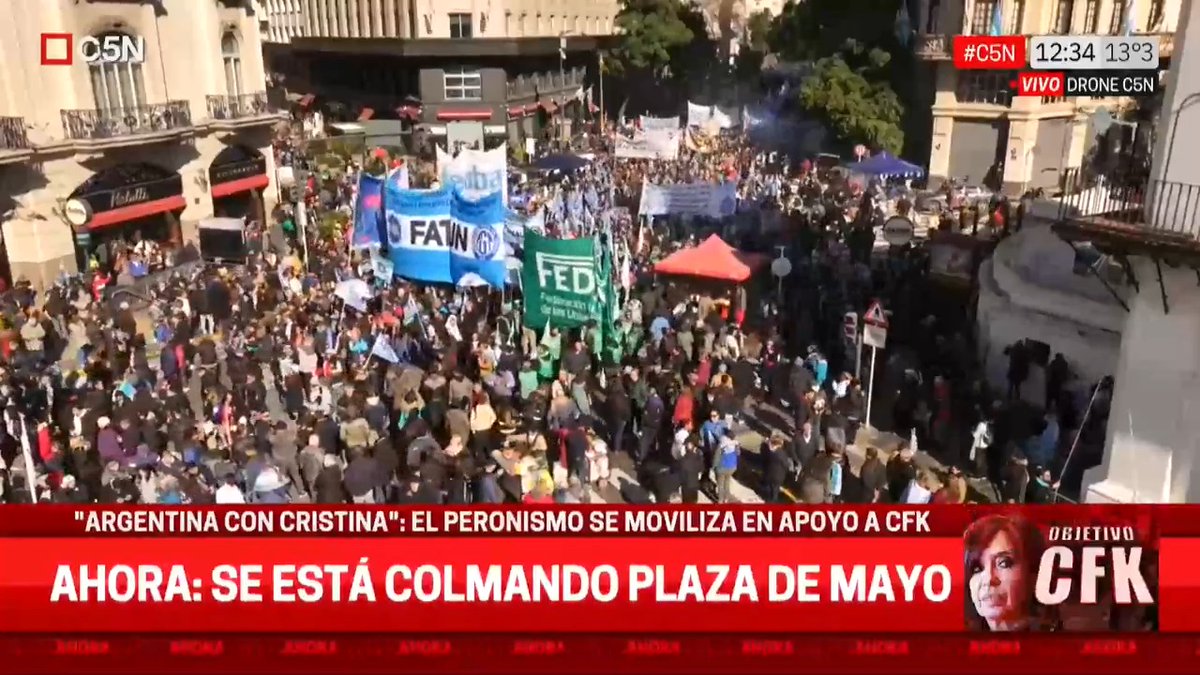 ➡️ AHORA | Se está colmando Plaza de Mayo 📲 Seguí #C5N EN VIVO por 👉