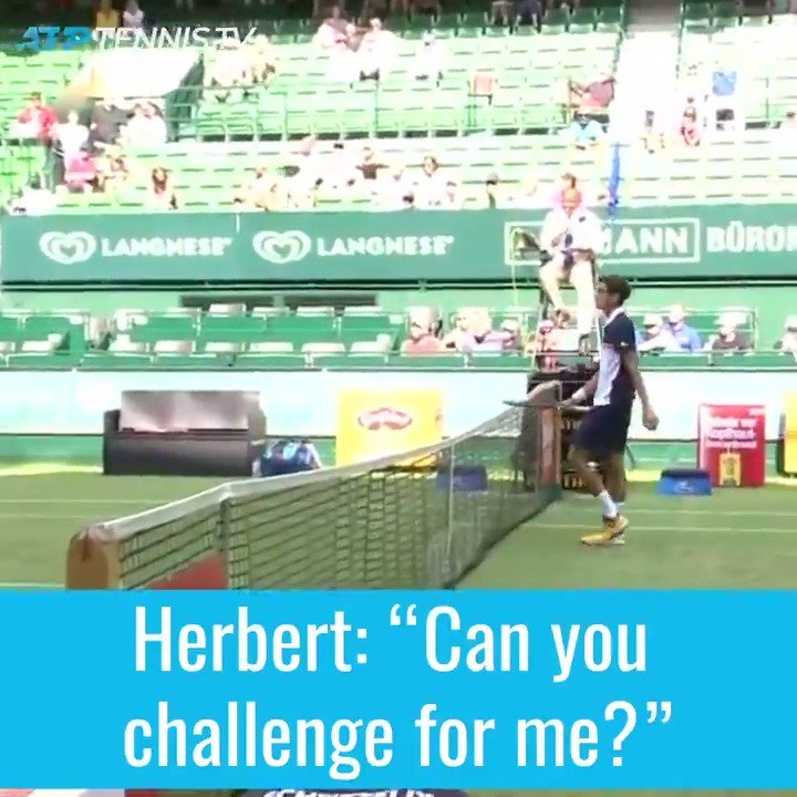 🇫🇷 "Tu peux challenger pour moi ?" La classe 👏 Pierre-Hugues Herbert n'avait plus de challenge, Sergiy Stakhovsky l'a donc fait pour lui Halle 2019