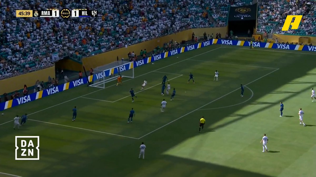 العارضة وبونو ينقذان الهلال من هدف محقق #الهلال_ريال_مدريد #FCWC25 #RiyadhSeason