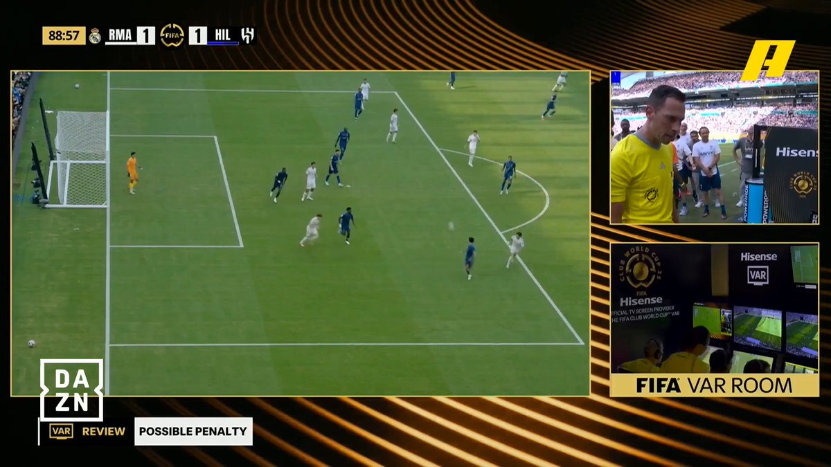 لحظة احتساب ركلة جزاء لصالح ريال مدريد #الهلال_ريال_مدريد #FCWC25 #RiyadhSeason